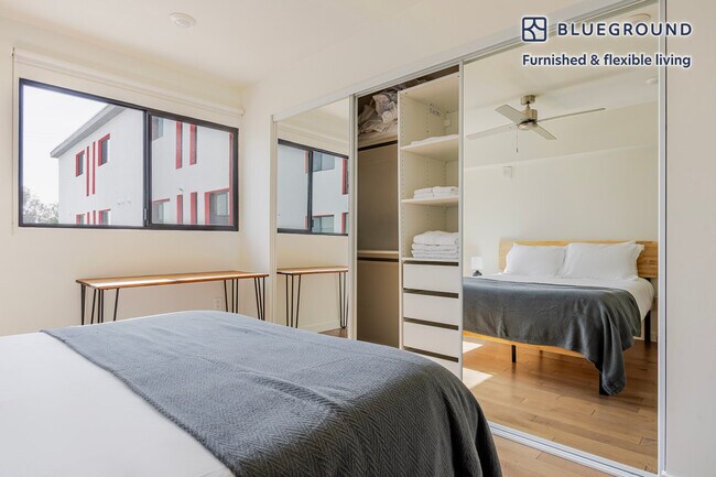 Building Photo - 654 N Virgil Ave