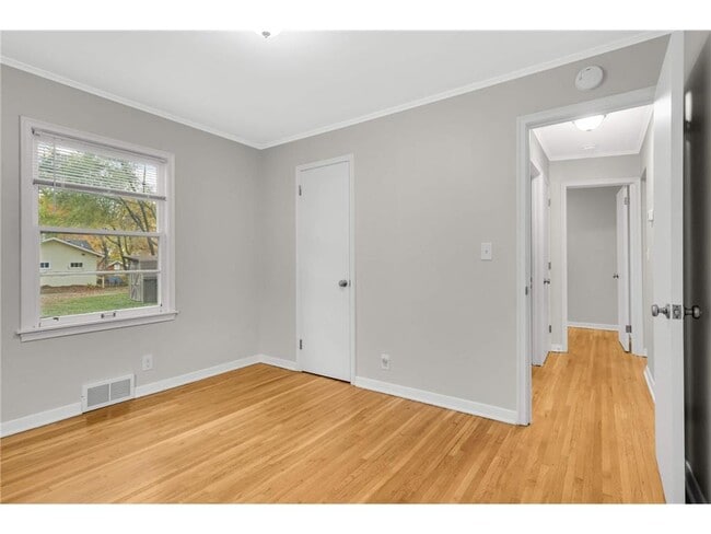 Building Photo - 2336 Ives Ln N