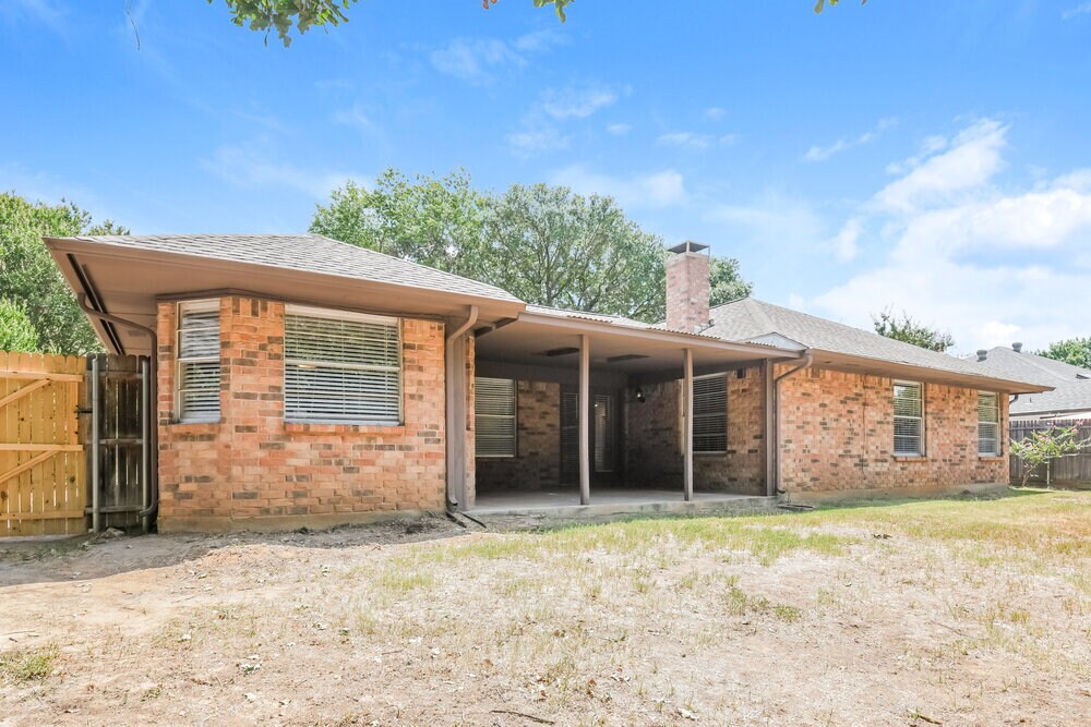 Building Photo - 1307 Brookfield Ln