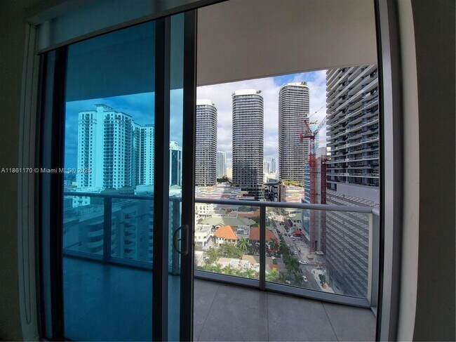 Primary Photo - 1100 S Miami Ave