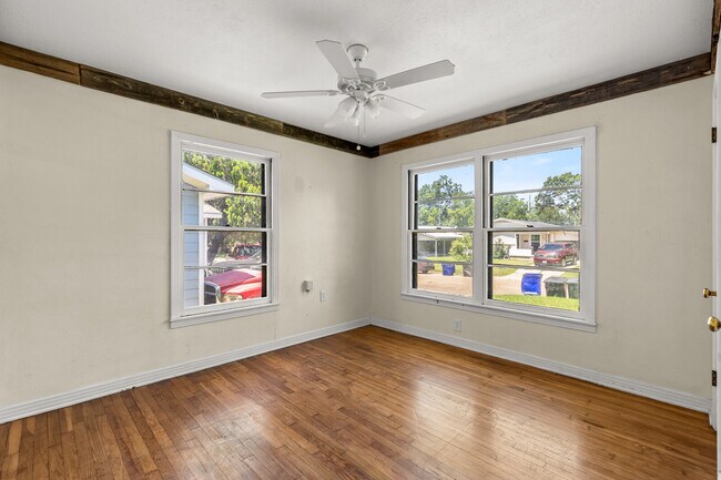Building Photo - 3404 Leland Ave