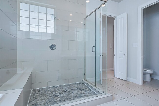 Building Photo - 2209 Chenevert St