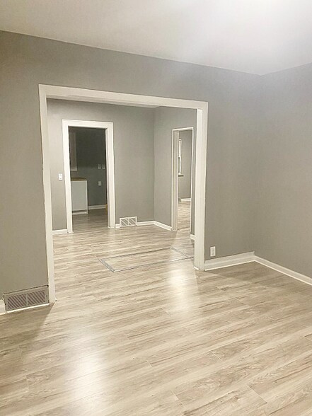 Building Photo - 1590 Eberly Rd