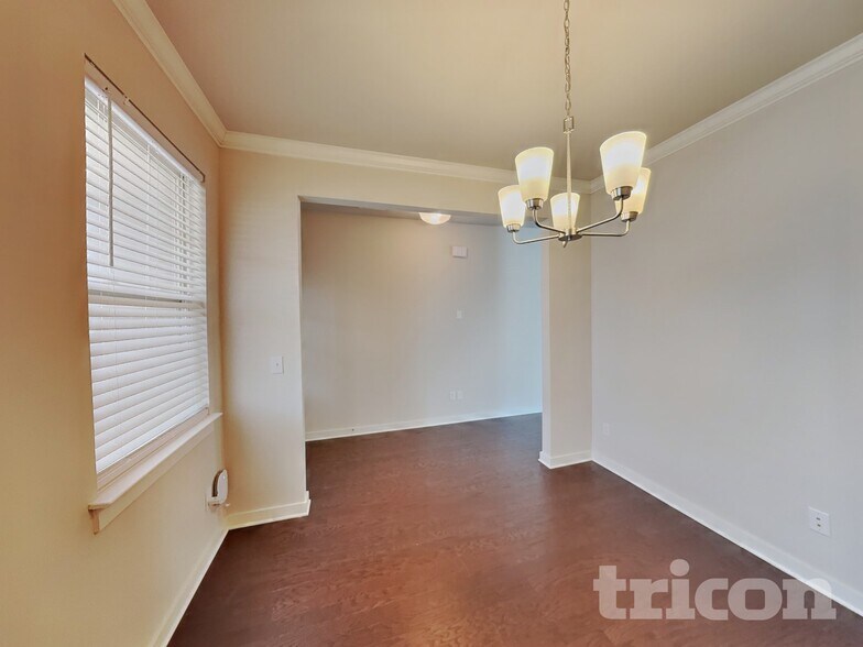 Building Photo - 4937 Kingdom Dr