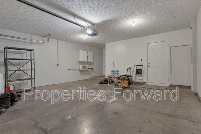 Building Photo - 2623 Landings Way