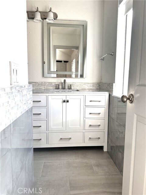 Building Photo - 1000 Calle Allegre