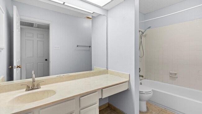 Building Photo - Spyglass Hill