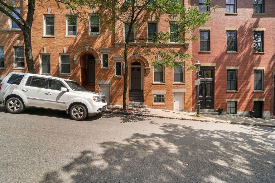Building Photo - 67 Baldwin St