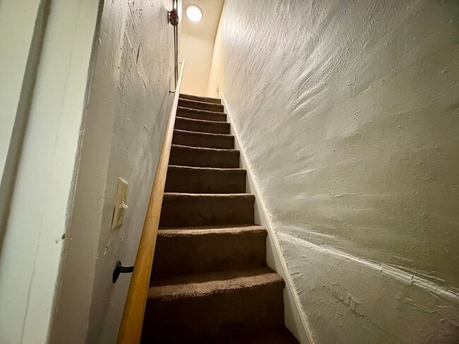 Building Photo - 4 Bedroom 1 Bathroom in Reading w/Bonus Room! *For a Limited Time- $800 Off Your First Month of R...