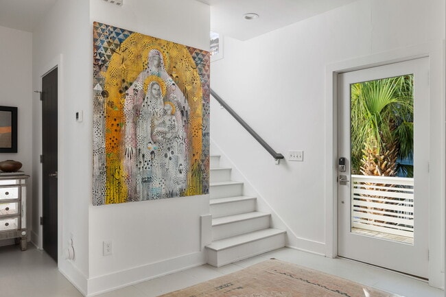 Building Photo - 508 E Huron Ave