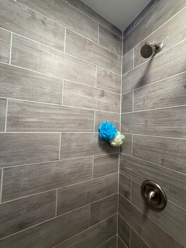 Building Photo - 1541 3rd Ave