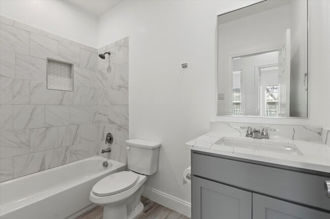 Building Photo - 3045 Barling St