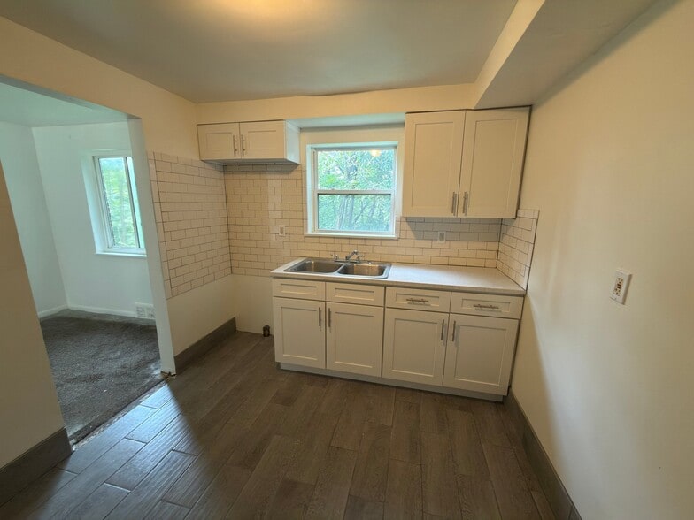 Building Photo - 1769 McNary Blvd