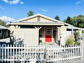 Building Photo - 5634 Locust Ln