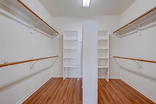 Building Photo - 1606 Maryvale Dr