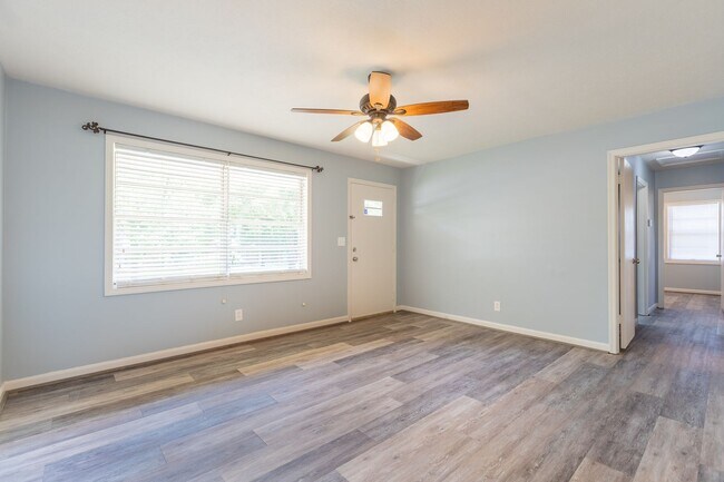 Building Photo - Newly Renovated 3/1.5 Home in East Columbus
