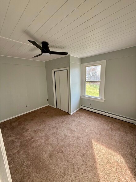 Building Photo - 327 1st Ave