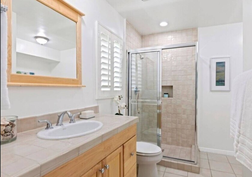 Building Photo - 11120 Queensland St