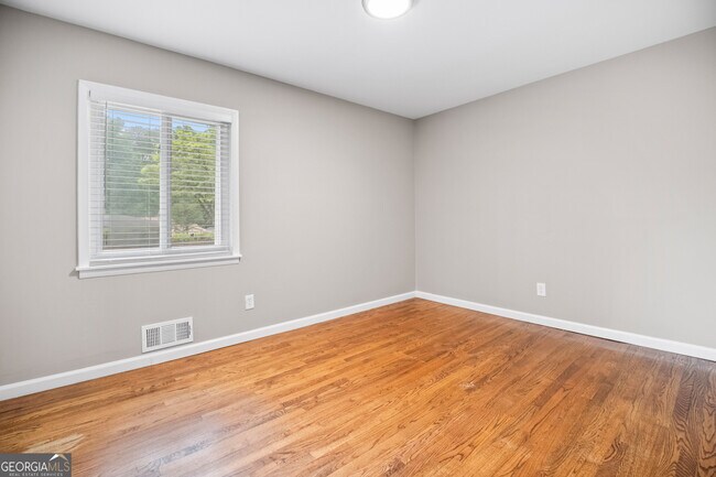Building Photo - 2179 Beech Valley Dr