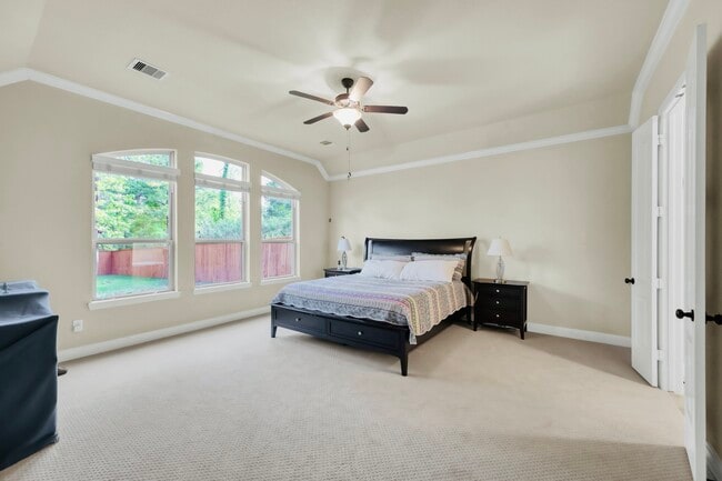 Building Photo - 34 Langstone Place