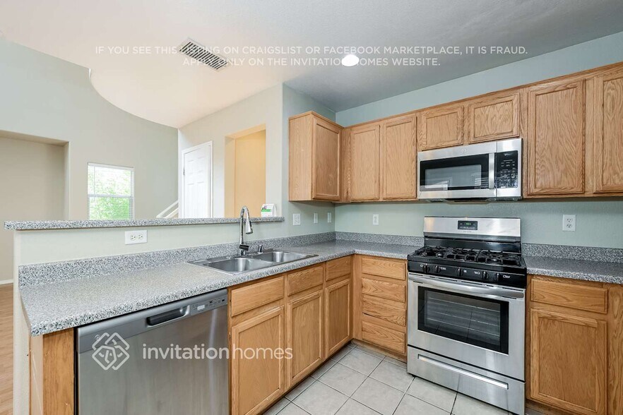 Building Photo - 942 Cantabria Heights Ave