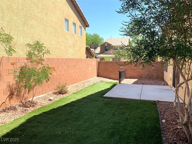 Building Photo - 10801 Cape Shore Ave