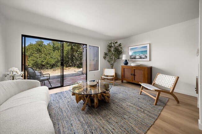 Building Photo - The Highlands-Unfurnished 2 bdrm Condo-Avail Now!