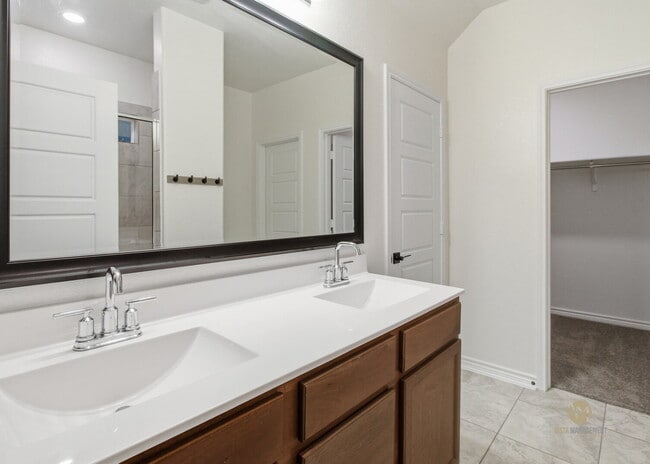 Building Photo - Spacious 4-Bedroom Home for Lease in Champions Manor – Medina Valley ISD!