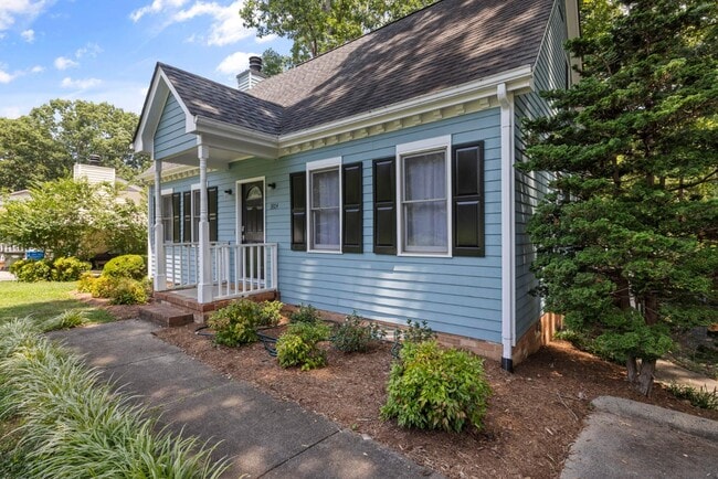 Building Photo - 3804 Zenith Pl
