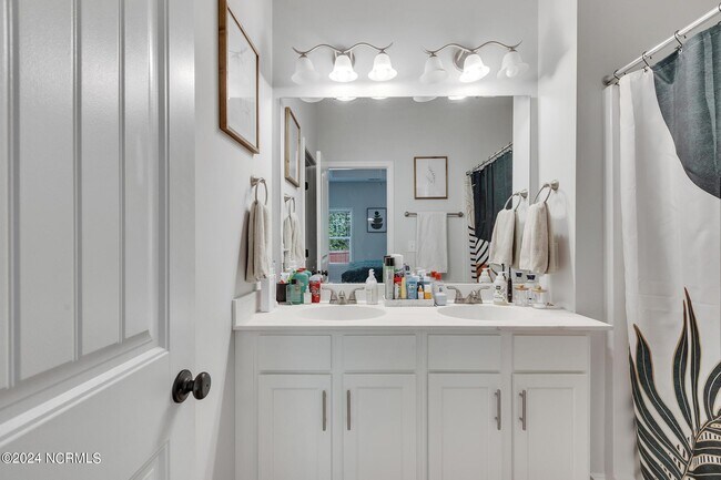 Building Photo - 216 Pastoral Ct