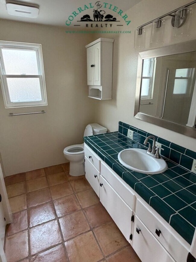 Building Photo - Stunning Single-Family Home in the Prestig...