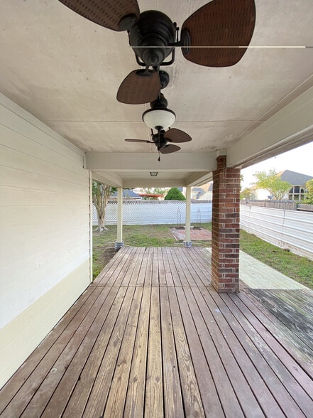 Building Photo - 17802 Oakridge Canyon Ln