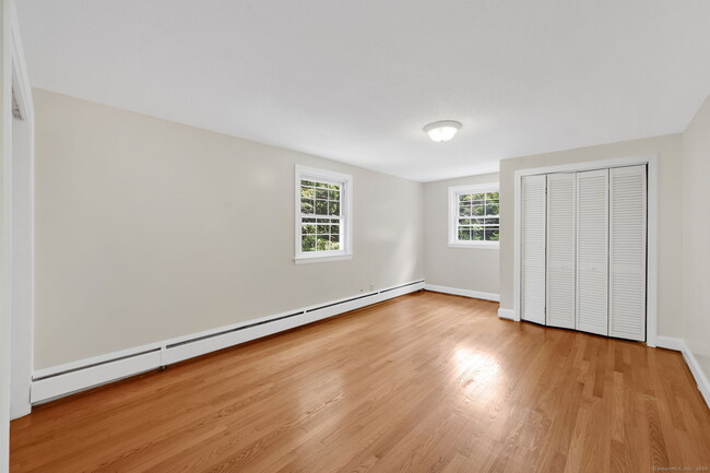 Building Photo - 36 Westmoreland Dr