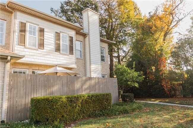 Building Photo - 2000 Picardy Ct