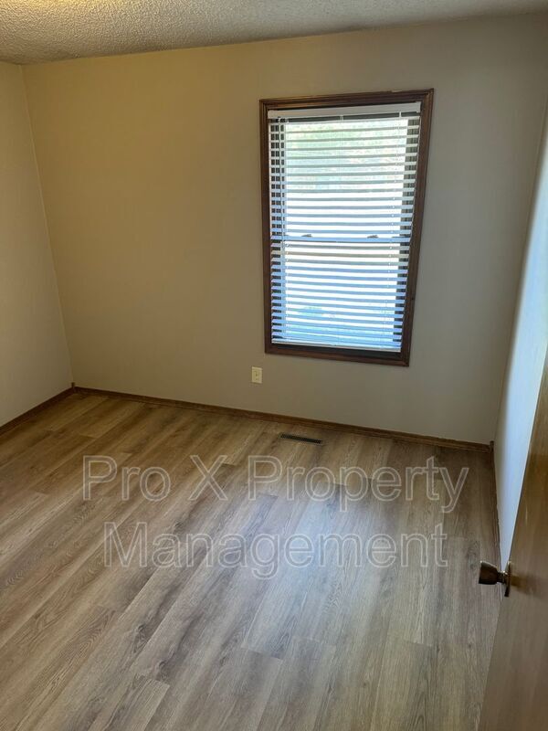 Building Photo - 3724 Farm Rd