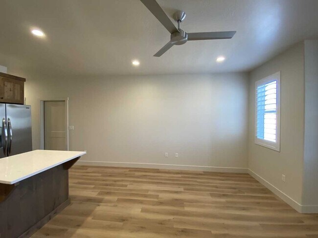 Building Photo - 4008 Bedford Pl