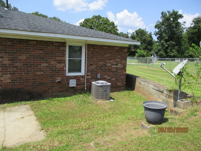 Building Photo - 459 Rachel Dr