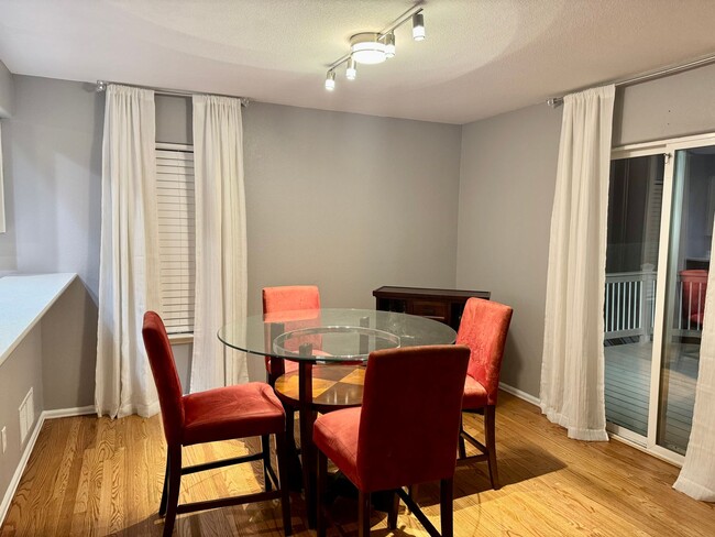 Building Photo - Beautifully Remodeled 3 Bed/3 Bath Home in Stetson Hills