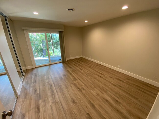 Building Photo - 2 Bed 1.5 Bath Condo In Moraga *Remodeled*