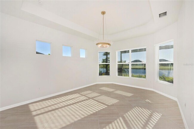 Building Photo - 12655 Wellen Golf St