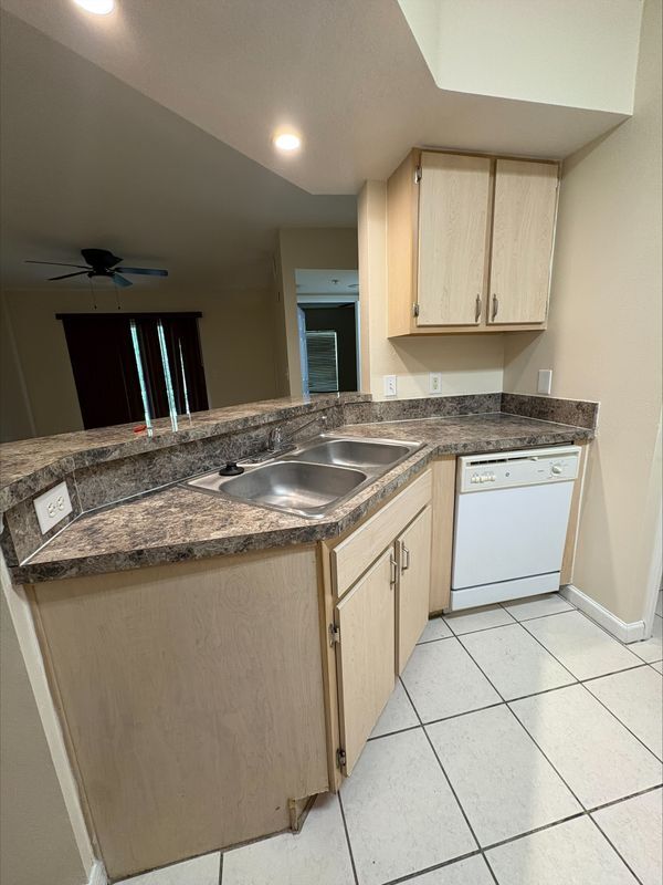 Building Photo - 738 Crest Pines Dr