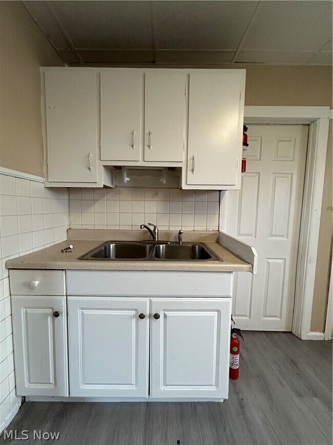 Building Photo - 3448 E 69th St