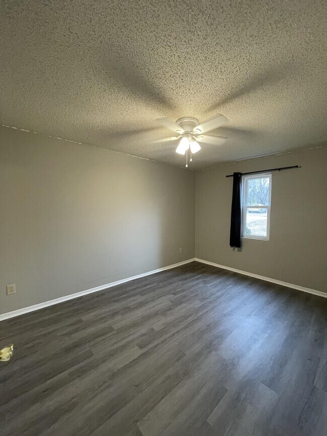 Building Photo - 6601 Willow Pointe Dr NW
