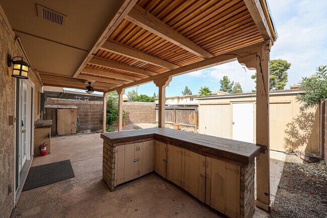 Building Photo - 8372 E Solano Dr