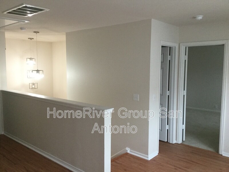 Building Photo - 802 Amber Knoll