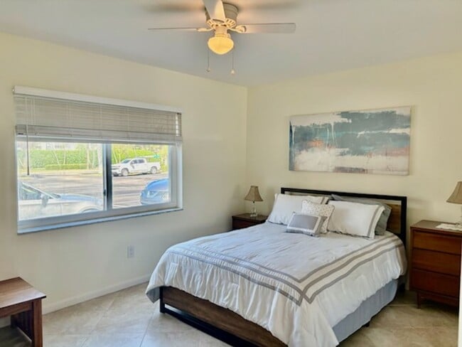 Building Photo - seabreeze South condo