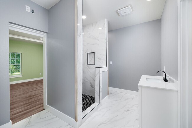 Building Photo - 4517 Emerson Ct