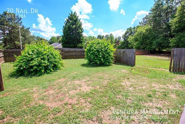 Building Photo - Charming 3-Bedroom Ranch with Spacious Bac...