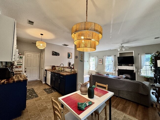 Building Photo - First-Time Rental Near The Beaches! Available 08-14-26 - Attached Garage - Fenced Yard - Pet Frie...
