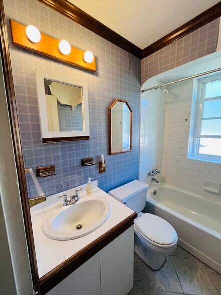 Building Photo - 4535 Wabash Ave